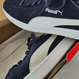 PUMA Unisex-Adult Smash V2 Sneaker, size 10.5